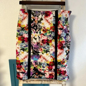Cupio Bright Floral Pencil Skirt size large with side zipper NWT.